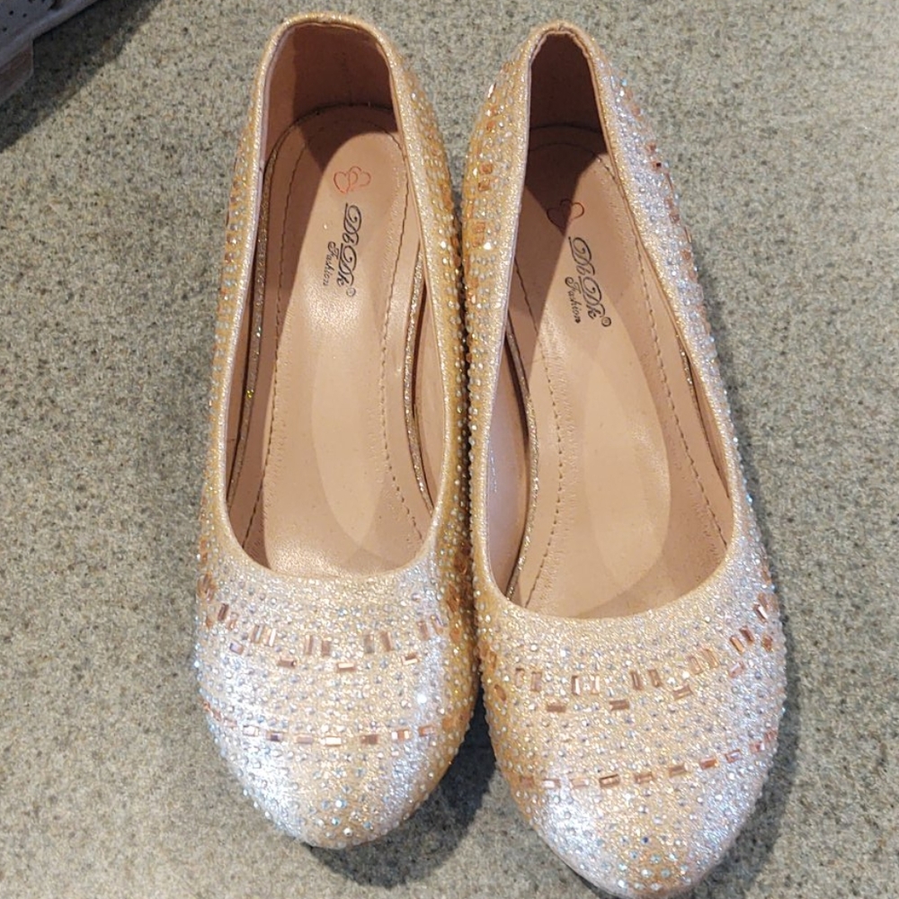 Girl size 3 dress shoes worn twice